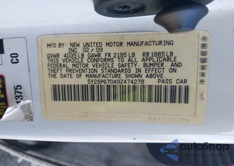 2009 Pontiac Vibe z USA, uszkodzony, nr VIN 5Y2SP67049Z474278